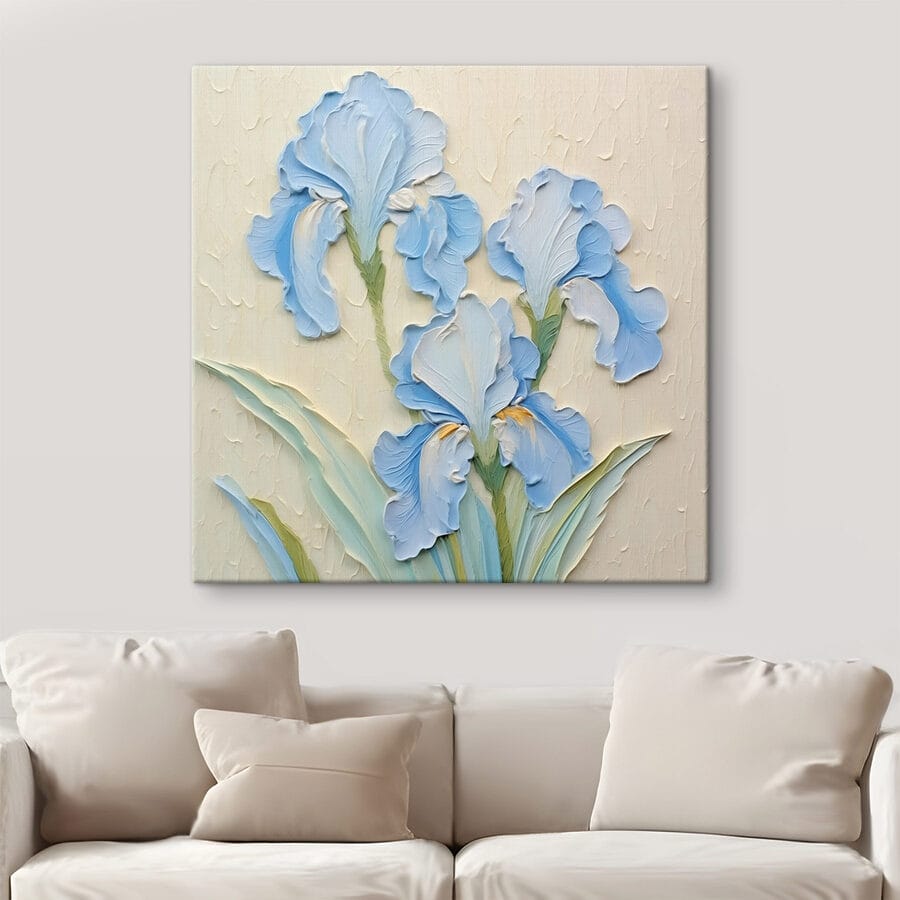 Gemälde mit Blumen an einer Wand