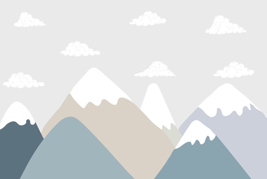 Bergkette mit Wolken