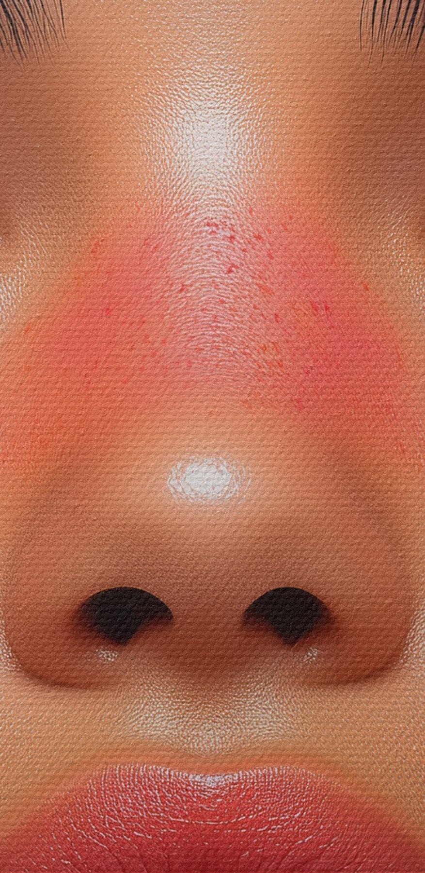 Frau mit Blumen um ihr Gesicht