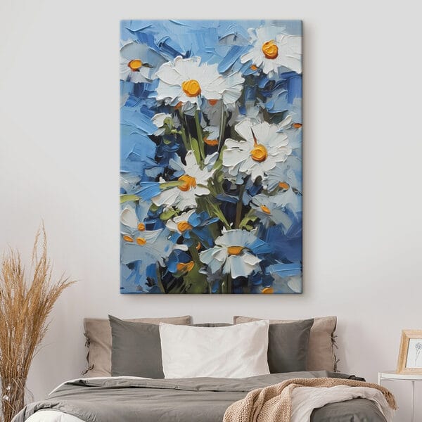 Helle Gänseblümchen vor blauem Hintergrund Helle Gänseblümchen vor blauem Hintergrund