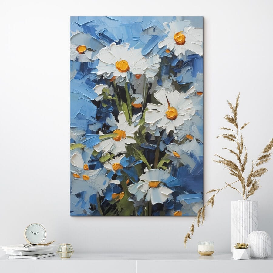 Helle Gänseblümchen vor blauem Hintergrund
