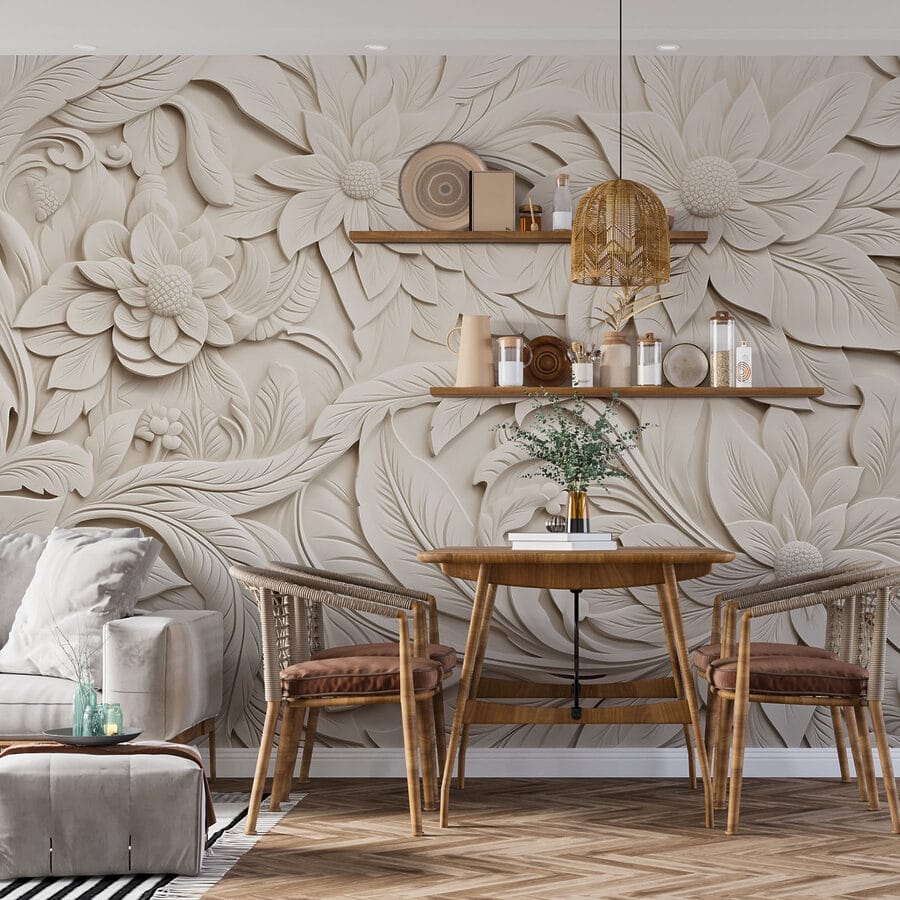 Weiße Wand mit Blumen und Blättern