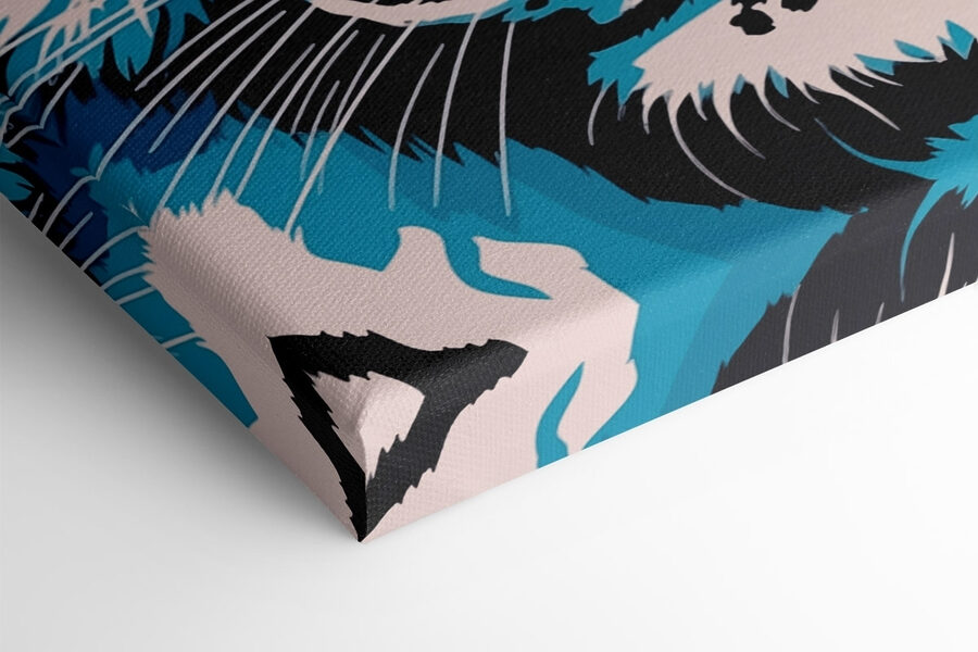 Kühnes Tigerchen mit auffallend blauen Augen. Kühnes Tigerchen mit auffallend blauen Augen.