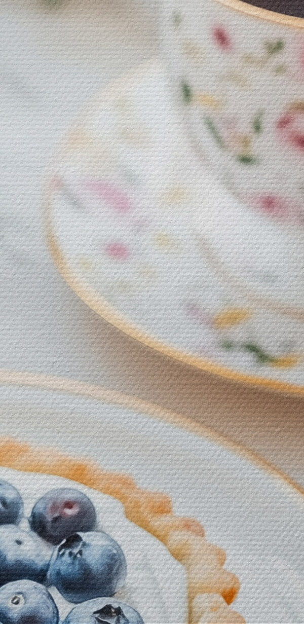 Dessert auf einem Teller mit einer Tasse Kaffee und Blumen Dessert auf einem Teller mit einer Tasse Kaffee und Blumen