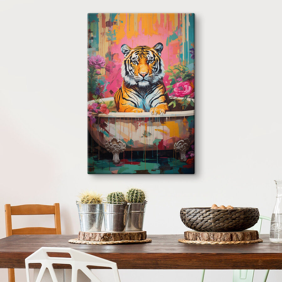 Gemälde eines Tigers in einer geblümten Wanne