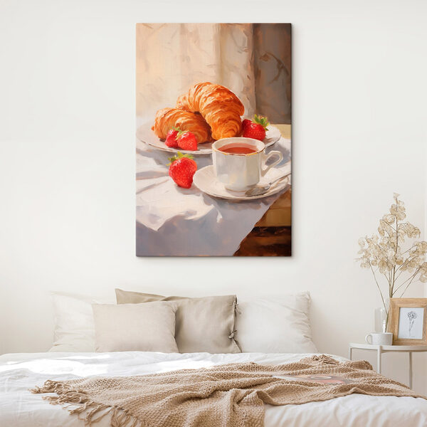 Croissant und Erdbeeren auf einem Teller Croissant und Erdbeeren auf einem Teller