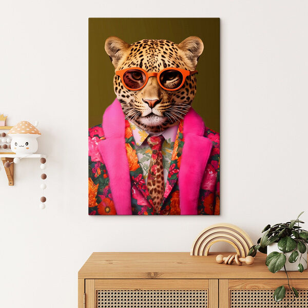 Leopard im Anzug und mit Sonnenbrille Leopard im Anzug und mit Sonnenbrille