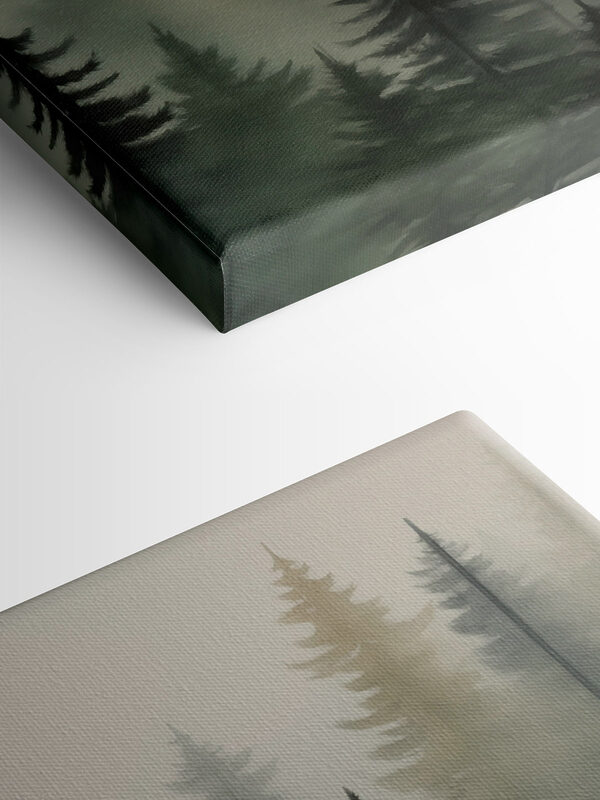 Nebliger Wald mit Bäumen Nebliger Wald mit Bäumen