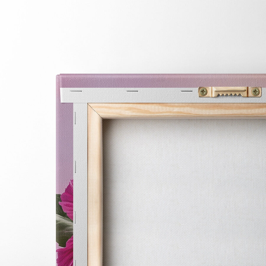 Glas mit rosa Getränk und Zitronen