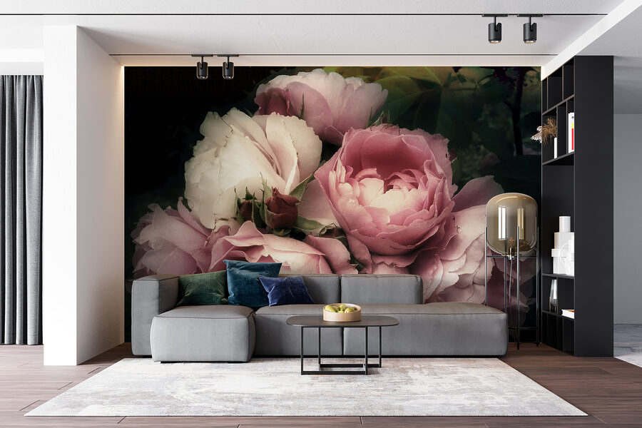 Gruppe von rosa und weißen Rosen