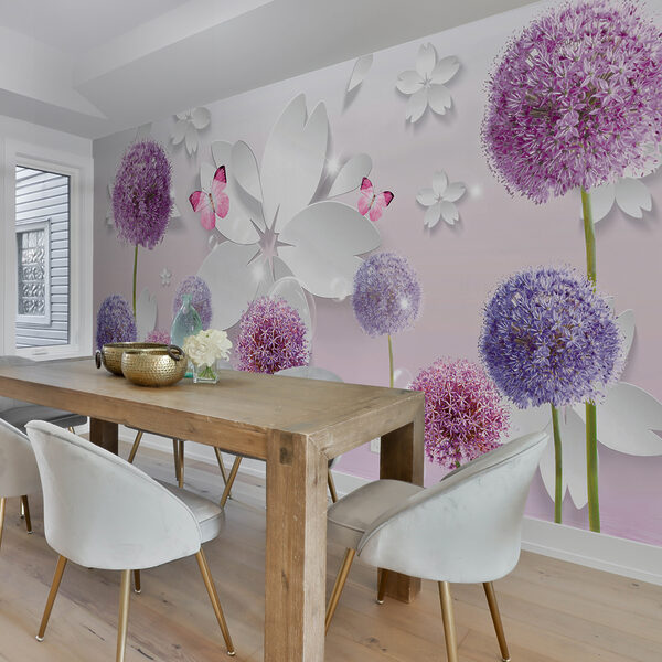 Lila Blumen und Schmetterlinge Lila Blumen und Schmetterlinge