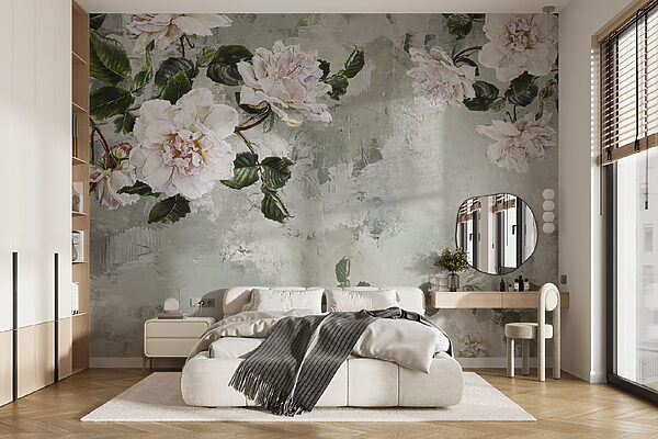 Gemälde mit Blumen an einer Wand Gemälde mit Blumen an einer Wand