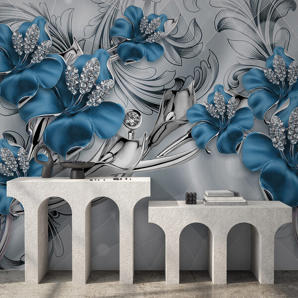 Silberne und blaue Blumen auf einem silbernen und schwarzen Hintergrund Silberne und blaue Blumen auf einem silbernen und schwarzen Hintergrund