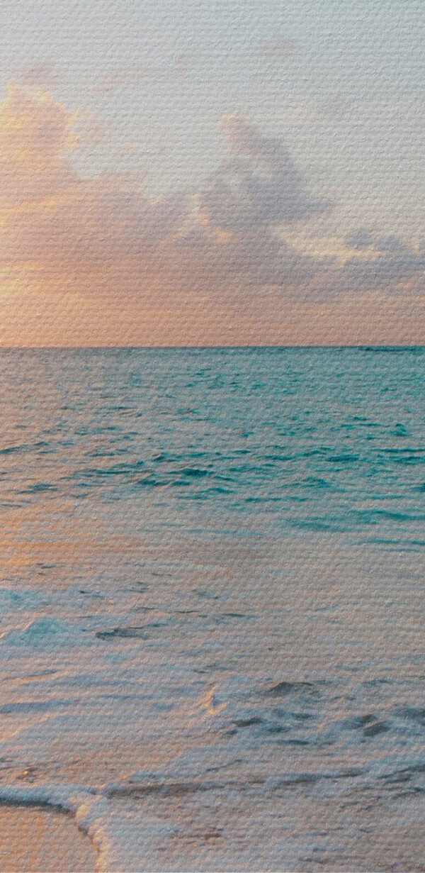 Ein Strand mit Wellen und einem Sonnenuntergang s28661pzvl 600x1231 - Ein Strand mit Wellen und einem Sonnenuntergang