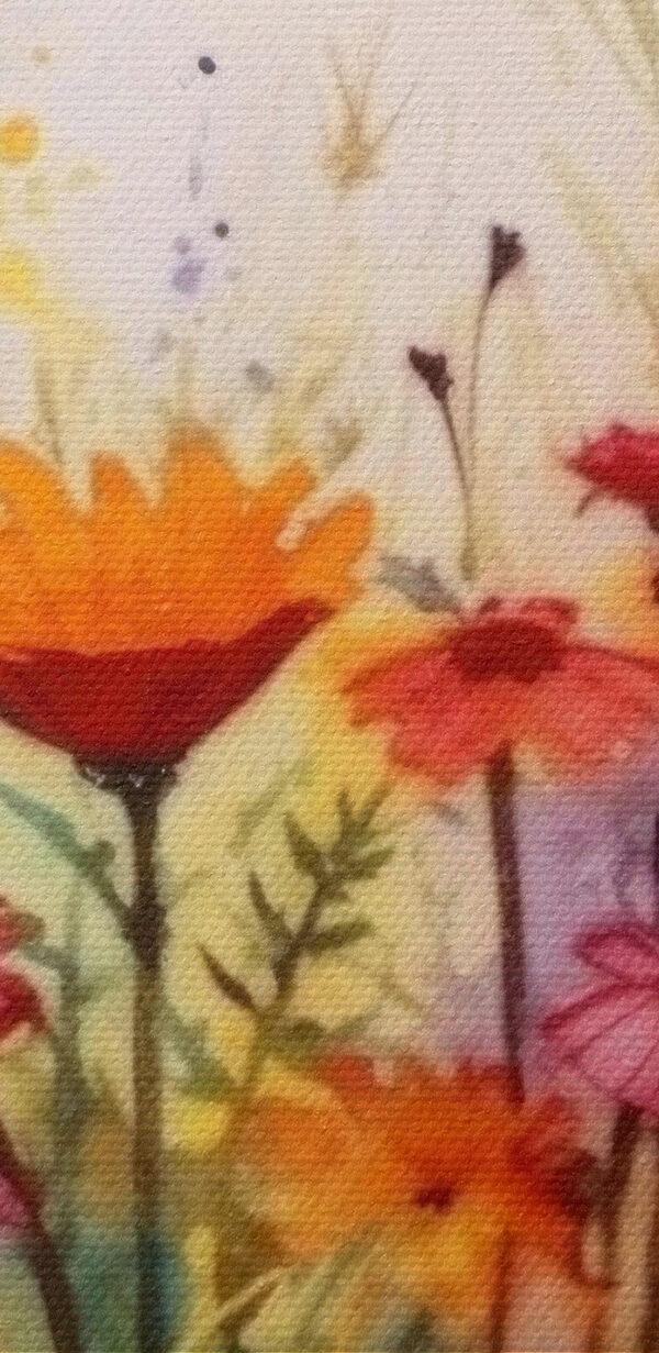Ein Gemälde mit Blumen auf einem Feld Ein Gemälde mit Blumen auf einem Feld