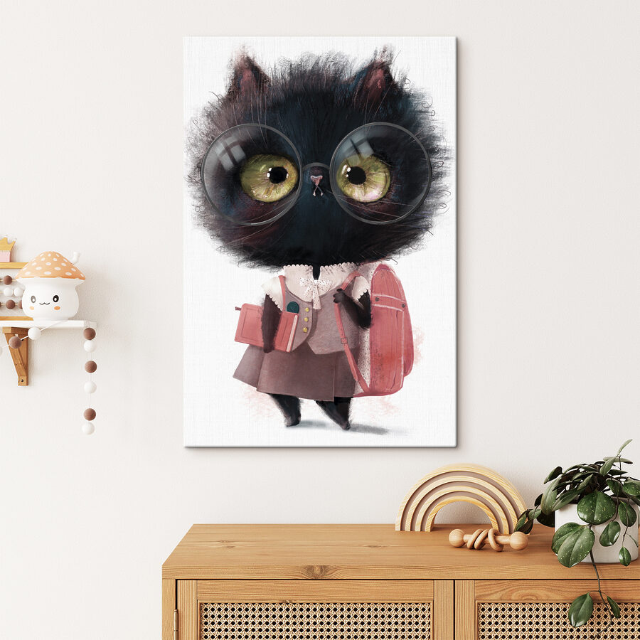Eine Katze mit Brille und Schuluniform