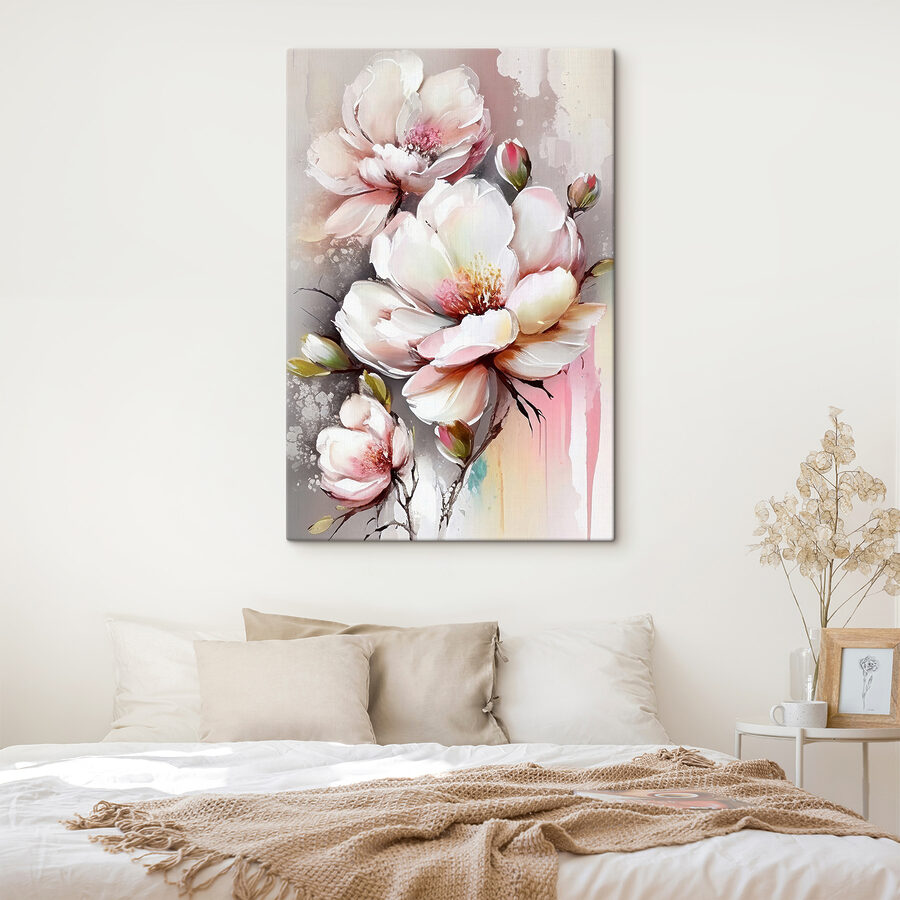 Ein Gemälde mit Blumen auf einer weißen Fläche Ein Gemälde mit Blumen auf einer weißen Fläche