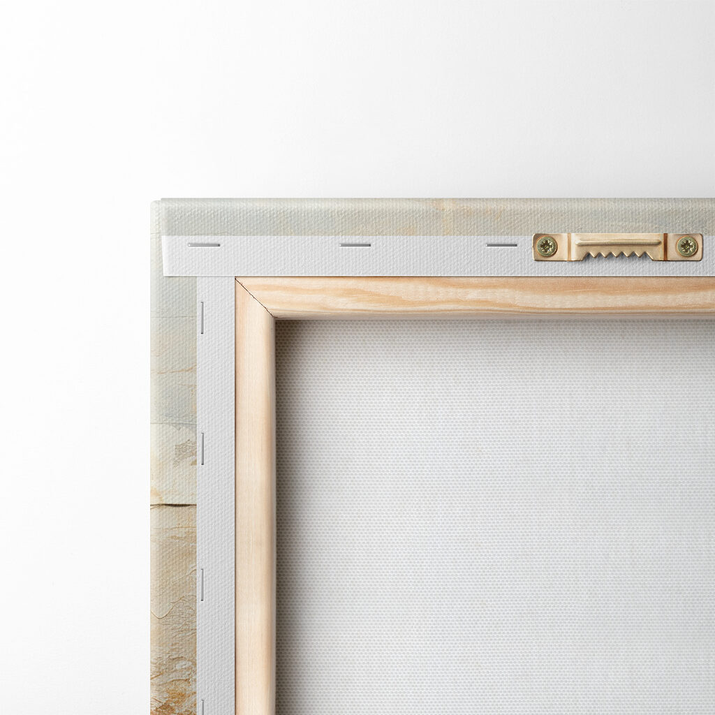 A white and brown wall