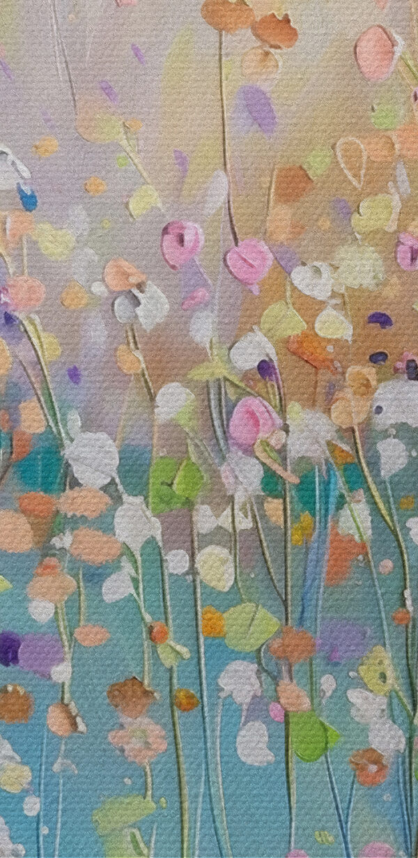 Ein Gemälde mit Blumen auf blauem Hintergrund s38426pzvl 600x1231 - Ein Gemälde mit Blumen auf blauem Hintergrund