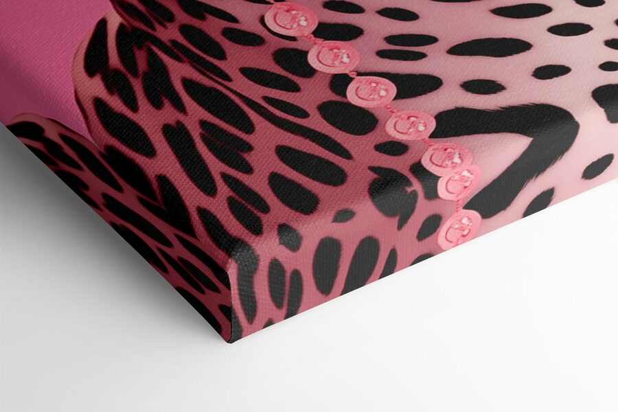 Leopard mit einer Halskette Leopard mit einer Halskette