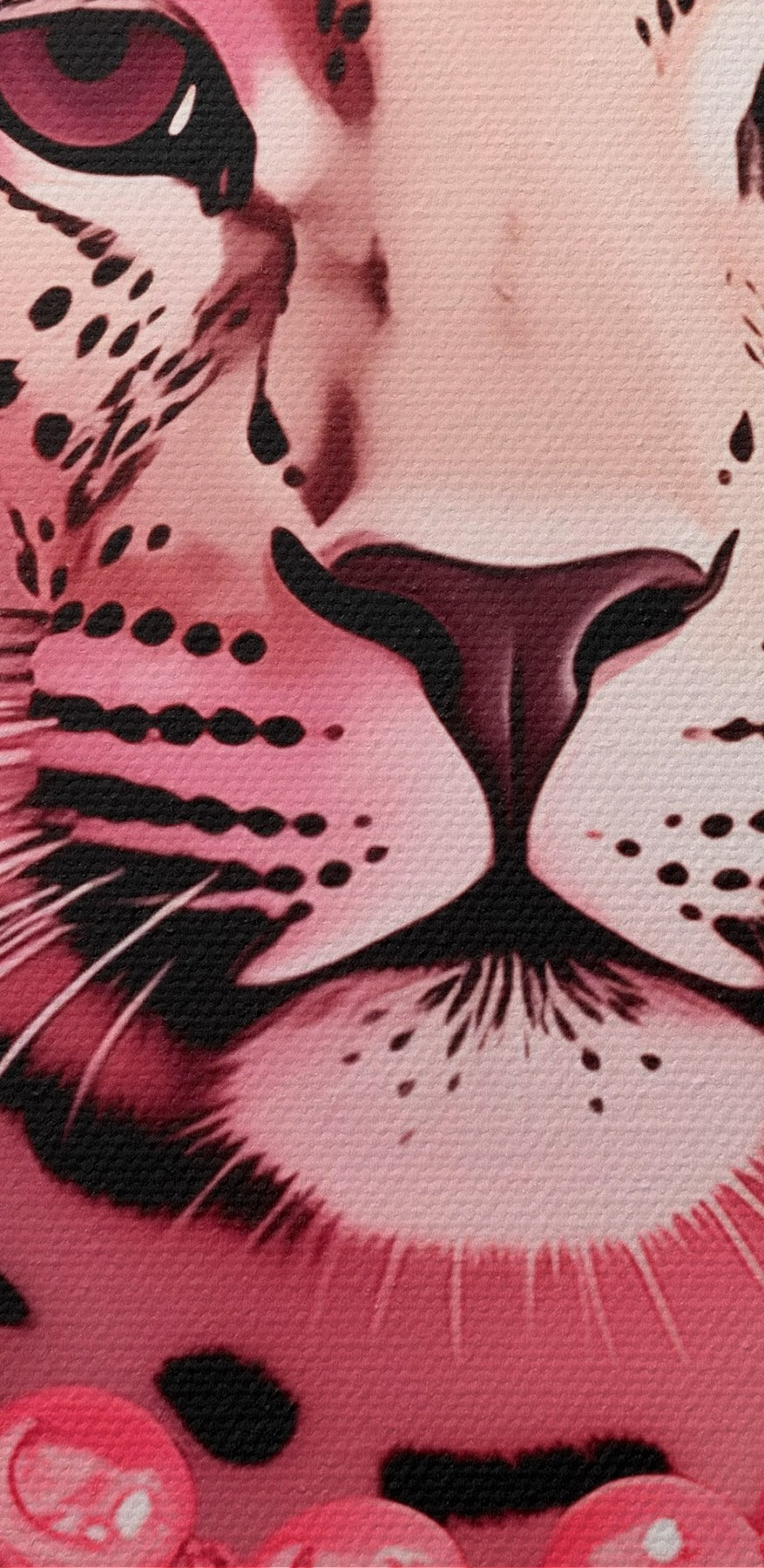 Leopard mit einer Halskette Leopard mit einer Halskette