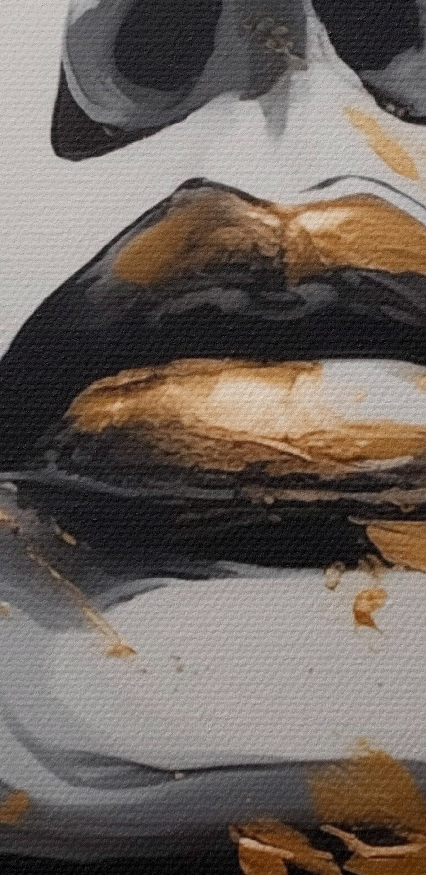 Gelassene Schönheit in einem gemalten Moment
