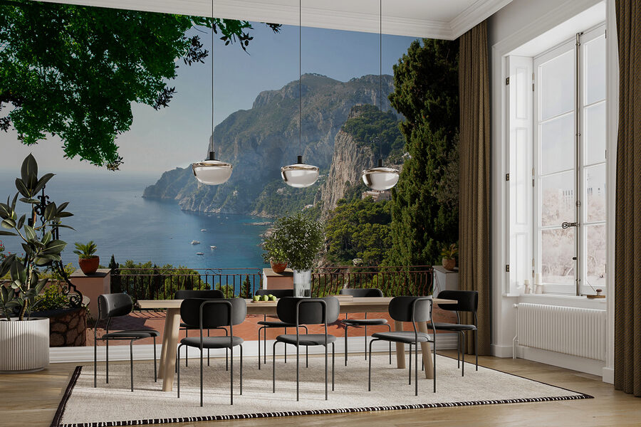 Balkon mit Blick auf ein Gewässer