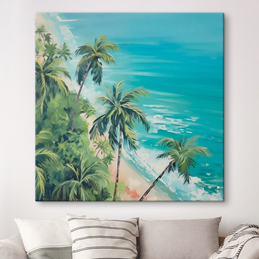 Strand mit Palmen und blauem Wasser