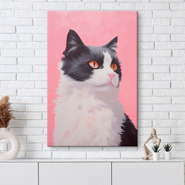 Schwarz-weiße Katze mit orangefarbenen Augen Schwarz-weiße Katze mit orangefarbenen Augen