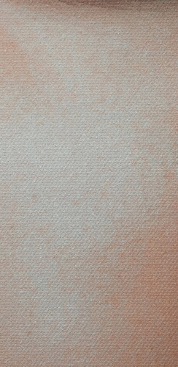 Frau’s Gesicht mit einem zerrissenen Papier Frau’s Gesicht mit einem zerrissenen Papier