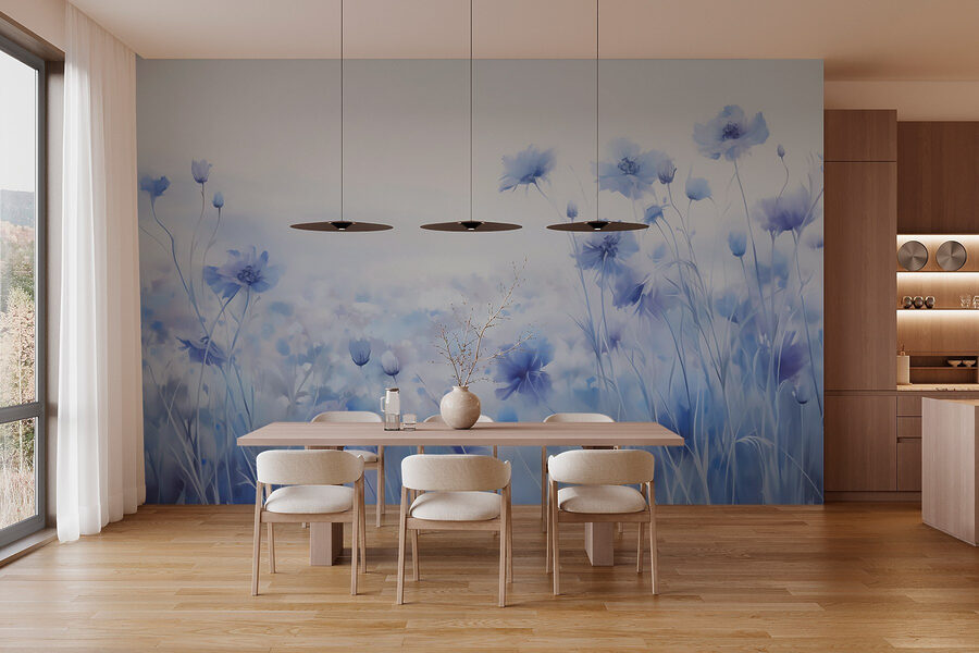 Blumenfeld mit bewölktem Himmel