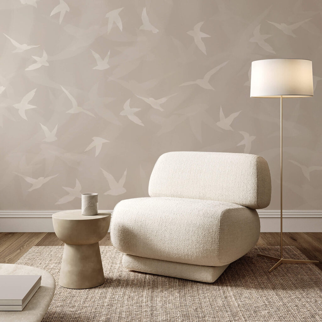 Weiße Vögel fliegen durch die Luft