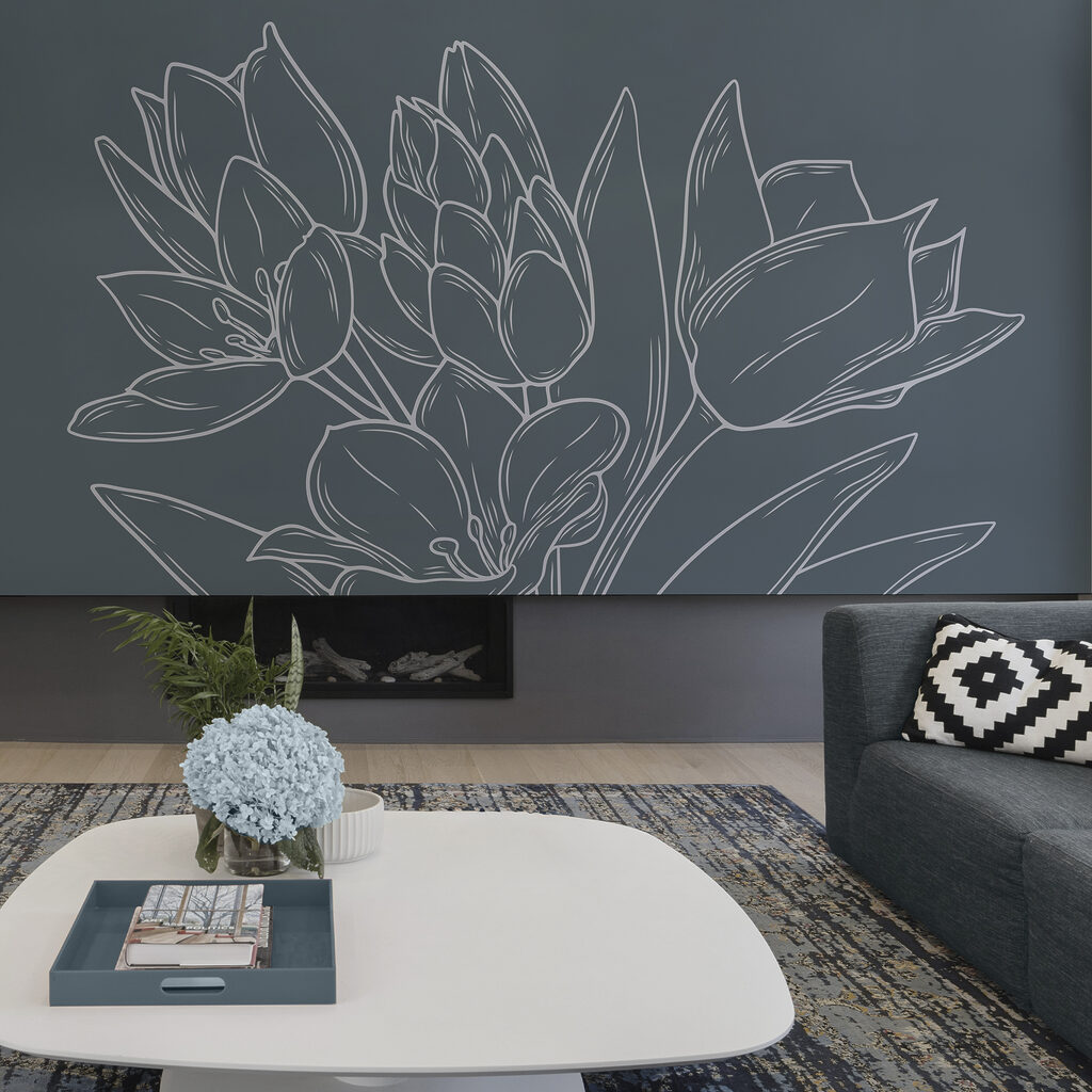 Zarte Blumen vor einem dunklen Hintergrund