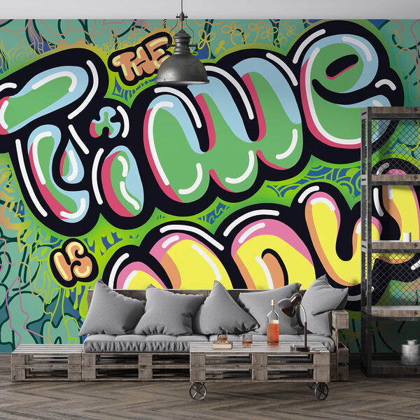 Buntes Graffiti auf grünem Hintergrund Buntes Graffiti auf grünem Hintergrund