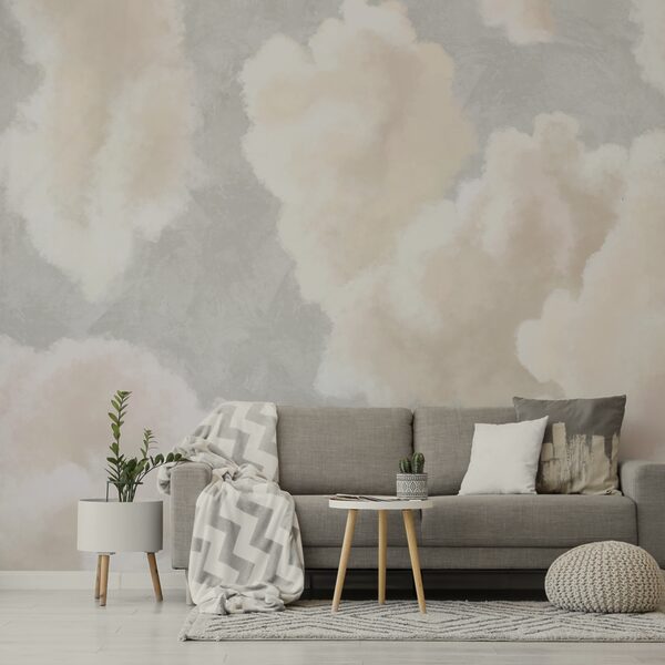 Sanfte Wolken treiben in einem heiteren Himmel