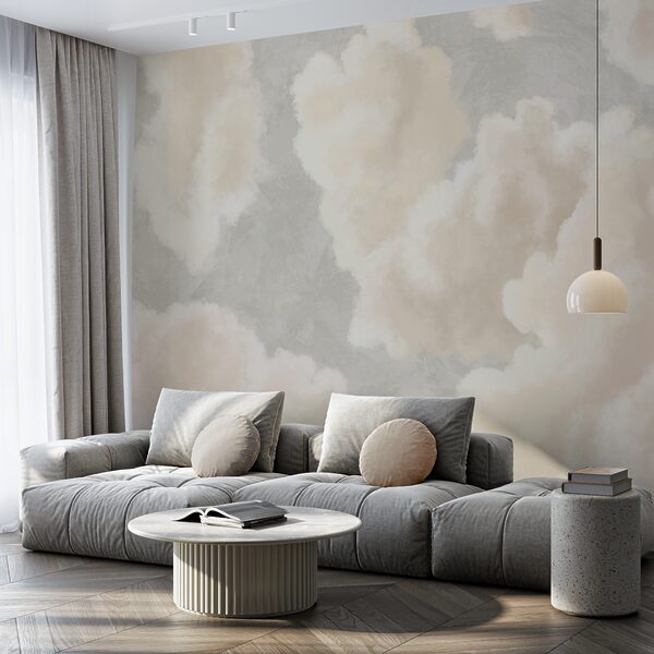 Sanfte Wolken treiben in einem heiteren Himmel