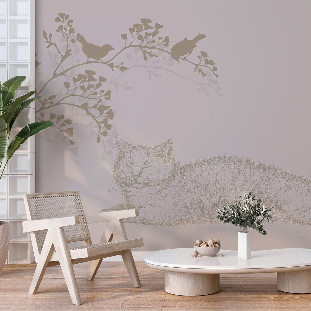 Katze auf einem Ast liegend