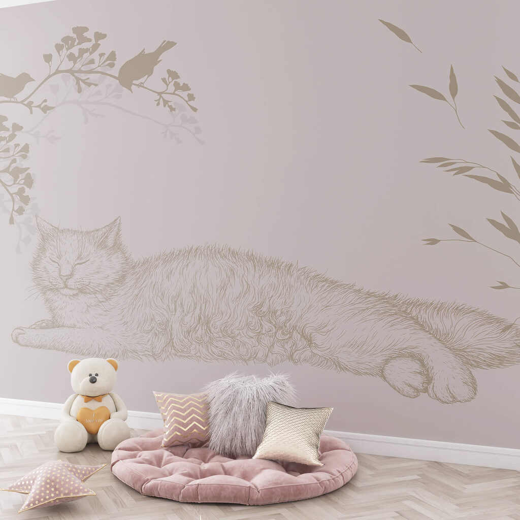 Katze auf einem Ast liegend