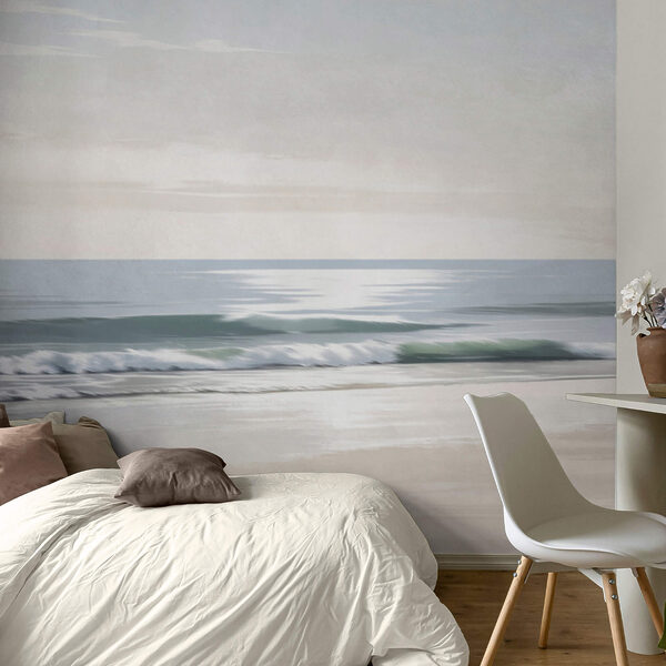 Strand mit Wellen und Sand