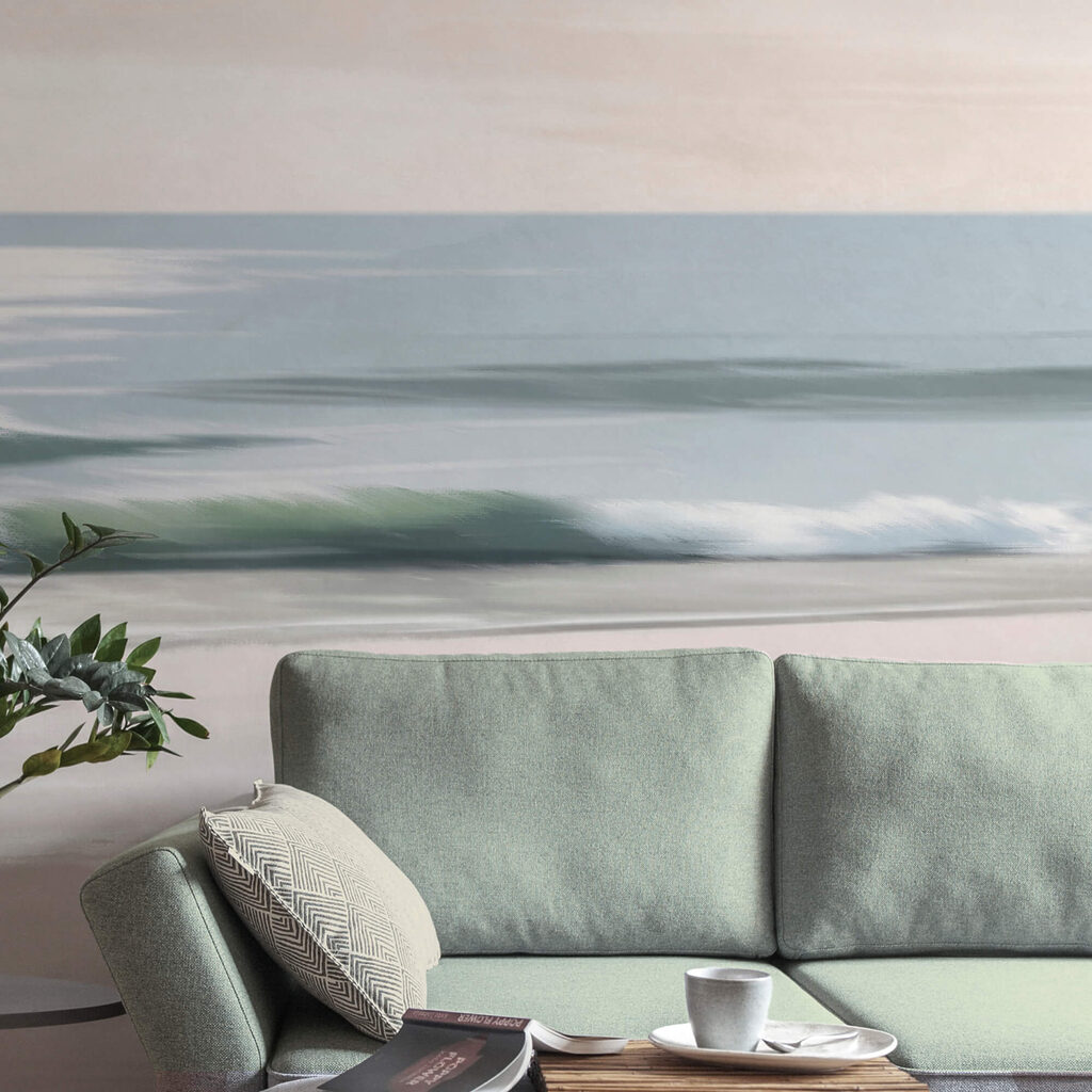 Strand mit Wellen und Sand