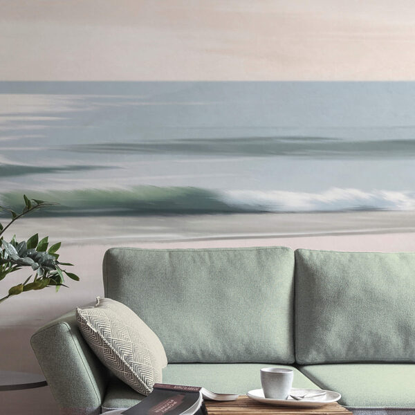 Strand mit Wellen und Sand