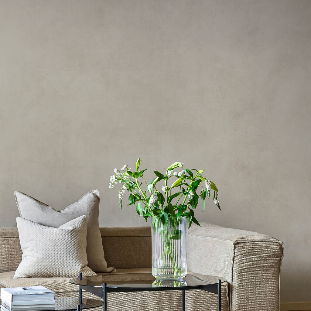 Weißes Papier mit rosa Flecken