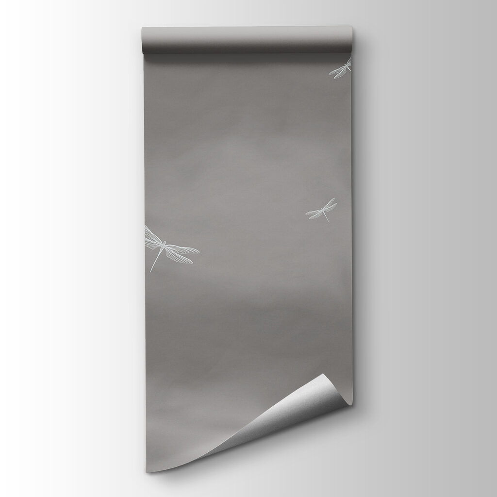 A dragonflies flying in the sky