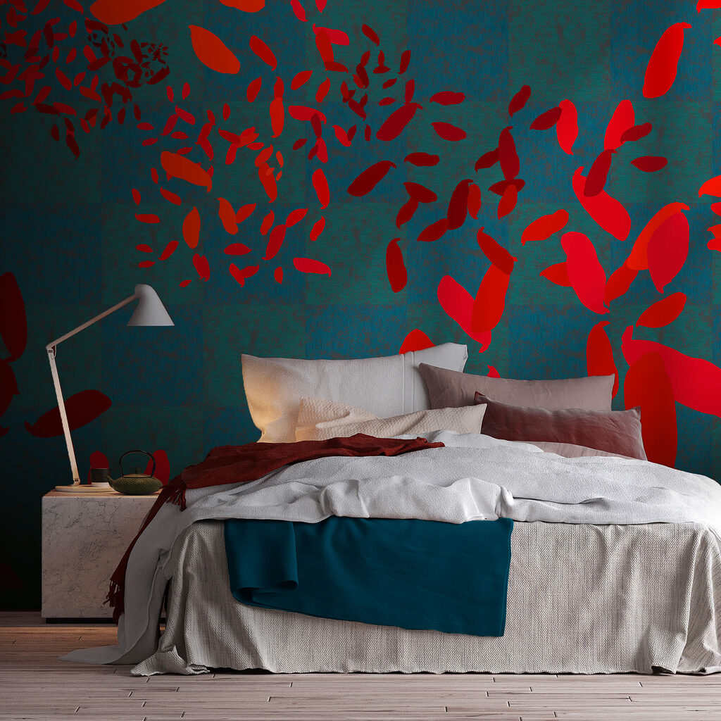 Rote Blätter auf blauem Hintergrund