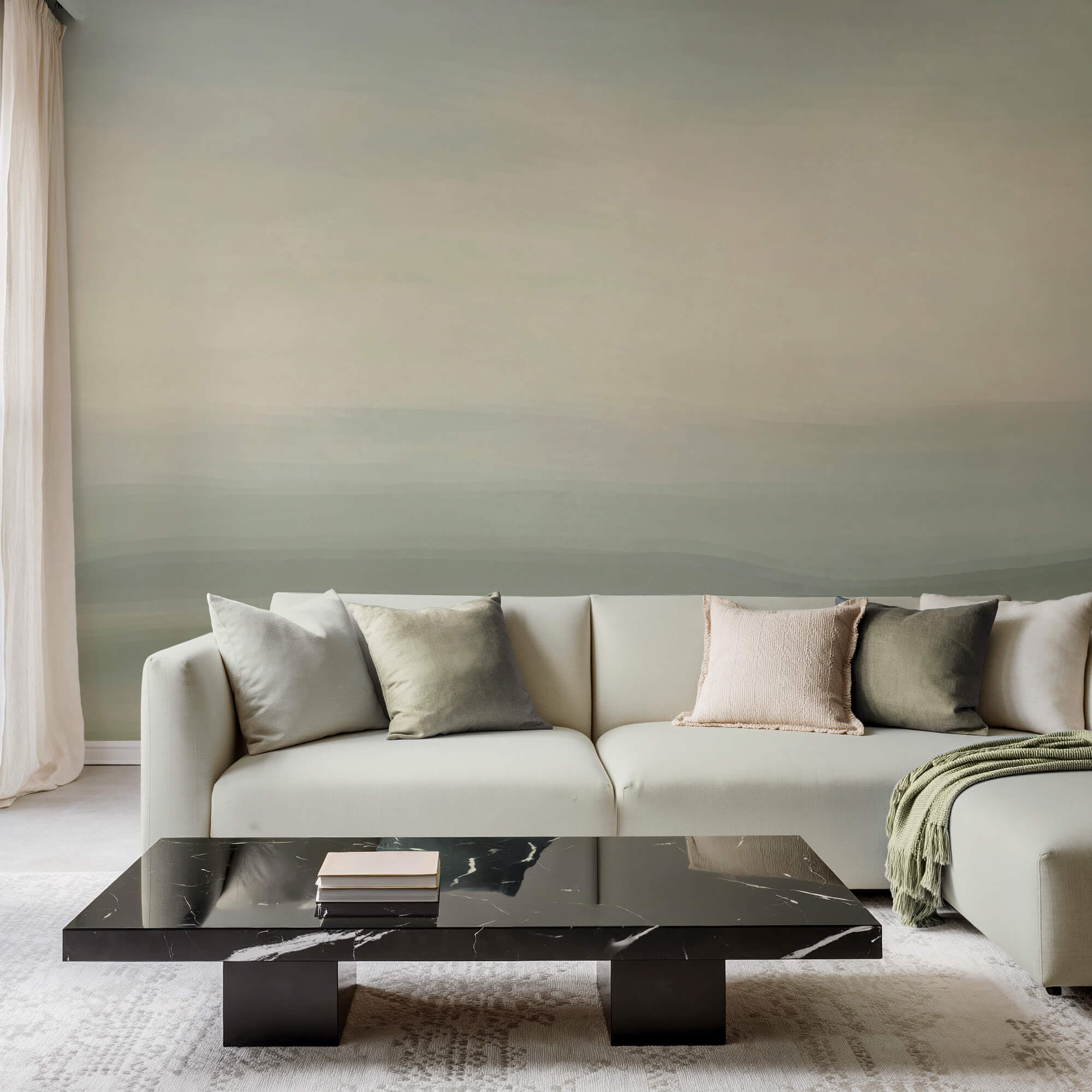 Grauer und weißer Himmel