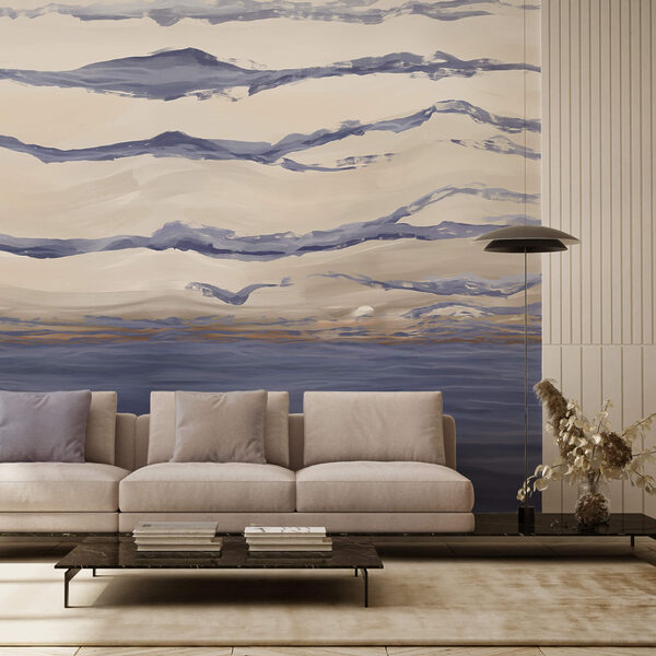 Wasser mit Wellen und fliegenden Vögeln