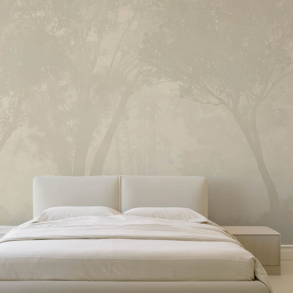 Nebelverhangener Wald mit Bäumen