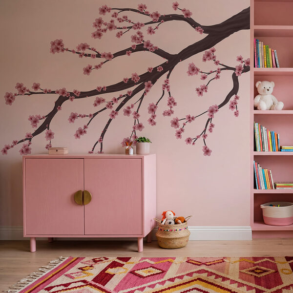 Baumzweig mit rosa Blüten