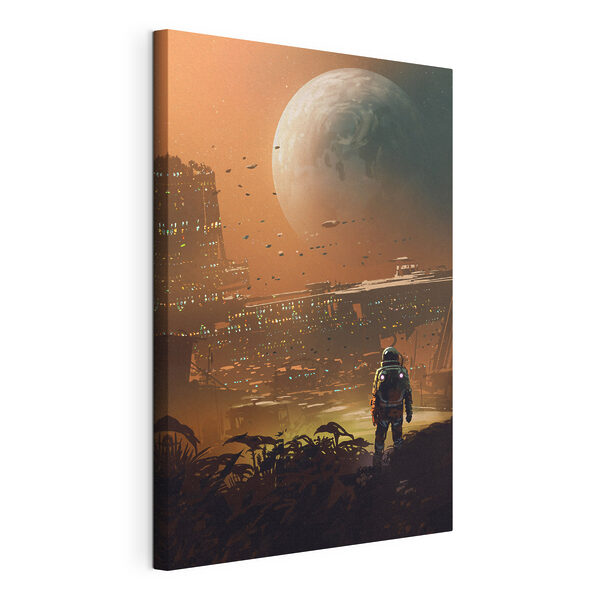 Ein Astronaut, der durch eine Stadt läuft Wandbilder Ein Astronaut, der durch eine Stadt läuft