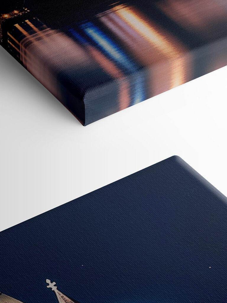 Brücke mit einer Burg darauf